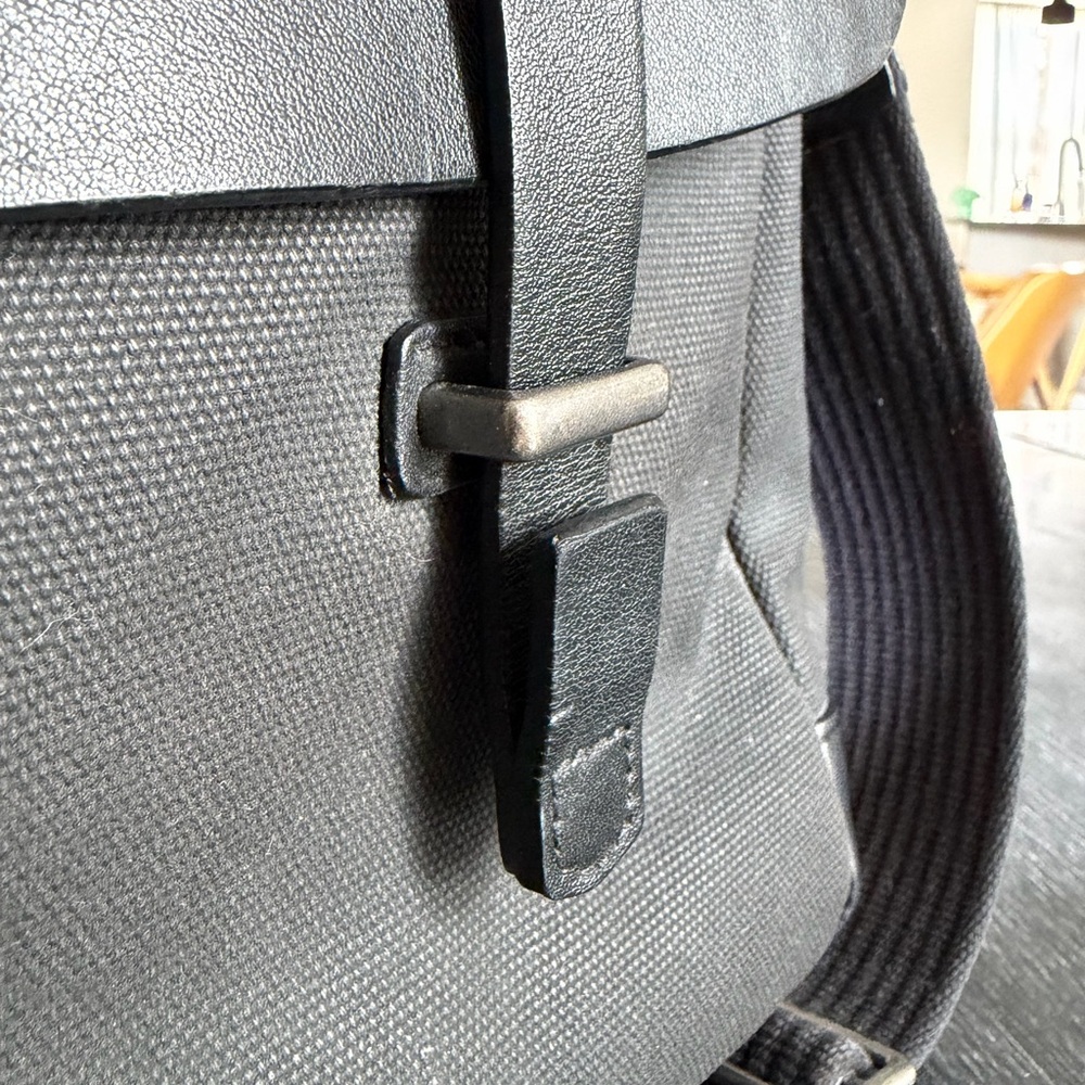 Timbuk2 Black Commuter Messenger Bag - Picture 4 of 10